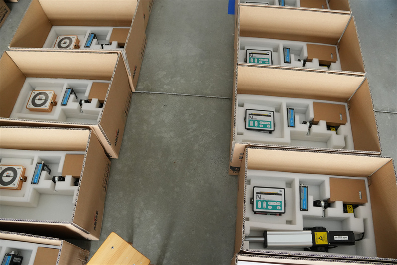 S600 Web Guide Controller Packaging
