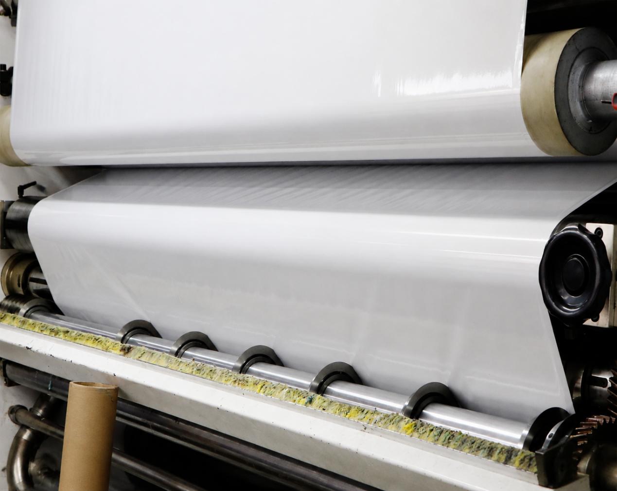 Self-adhesive Material Unwinding